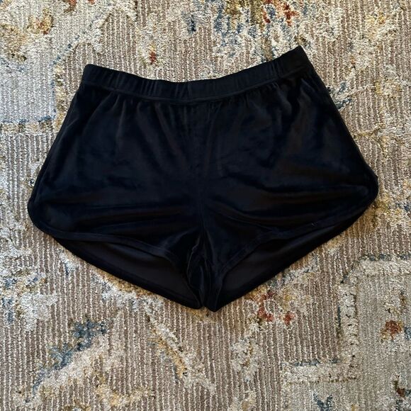 Juicy Couture Black Women's Shorts - Picture 2 of 3